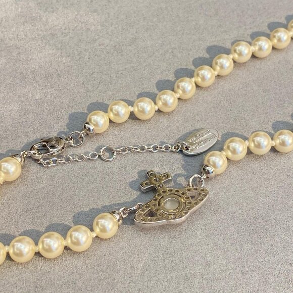 Vivienne Westwood Women's Pearl Necklace - Picture 5 of 9